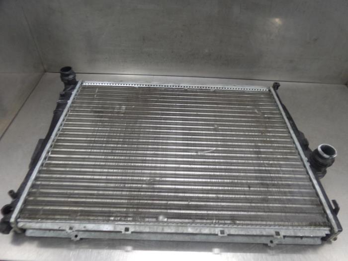 Usagé Radiateur BMW 3-Série Prix sur demande proposé par Bongers Auto-Onderdelen Zeeland