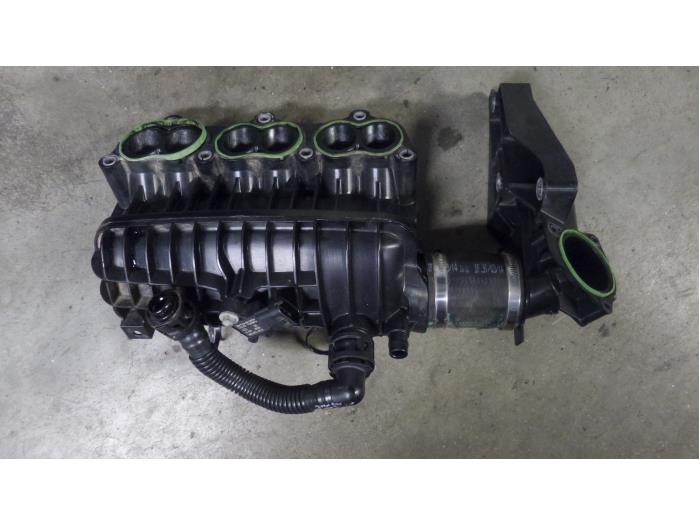 Intake manifold from a Ford B-Max (JK8) 1.0 EcoBoost 12V 100 2014