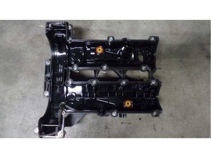 Rocker cover from a Ford B-Max (JK8) 1.0 EcoBoost 12V 100 2014