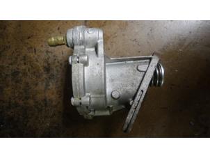 Used Vacuum pump (diesel) Volkswagen Crafter Price on request offered by Bongers Auto-Onderdelen Zeeland