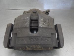 Used Front brake calliper, right BMW X3 (E83) 3.0d 24V Price on request offered by Bongers Auto-Onderdelen Zeeland