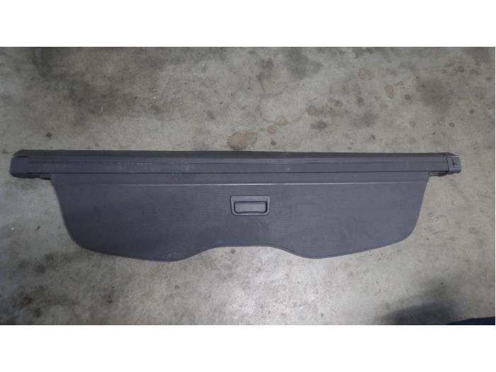 Luggage compartment cover from a Volkswagen Touareg 2007
