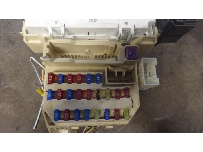 Fuse box Suzuki Swift 3677062JC0 CALSONIC