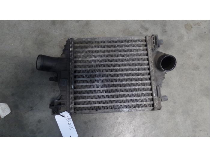 Usagé Intercooler Mercedes Vito Prix sur demande proposé par Bongers Auto-Onderdelen Zeeland