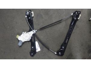 Used Window mechanism 4-door, front right BMW 1 serie (E87/87N) 118i 16V Price on request offered by Bongers Auto-Onderdelen Zeeland