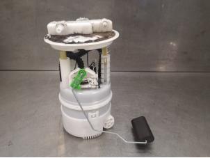 Used Electric fuel pump Renault Clio Price on request offered by Bongers Auto-Onderdelen Zeeland