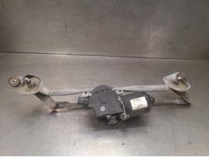 Used Wiper motor + mechanism Toyota Corolla Verso (R10/11) 2.2 D-4D 16V Price on request offered by Bongers Auto-Onderdelen Zeeland