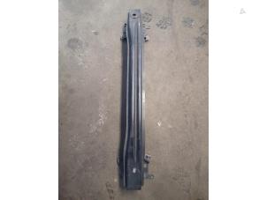 Used Chassis bar, front Volkswagen Caddy III (2KA,2KH,2CA,2CH) 1.9 TDI Price on request offered by Bongers Auto-Onderdelen Zeeland