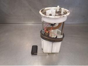 Usados Bomba eléctrica de combustible Volkswagen Fox Precio de solicitud ofrecido por Bongers Auto-Onderdelen Zeeland
