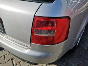 Używane Tylne swiatlo pozycyjne prawe Audi A6 Avant (C5) 2.5 TDI V6 24V Cena na żądanie oferowane przez Bongers Auto-Onderdelen Zeeland