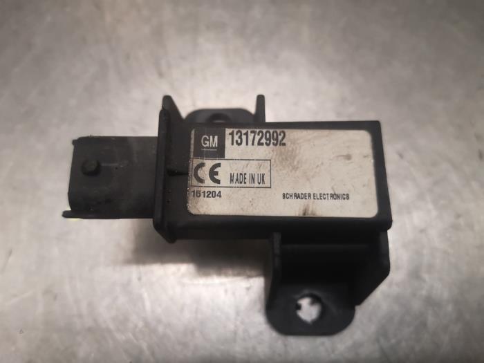 Tyre pressure sensor from a Opel Vectra 2005
