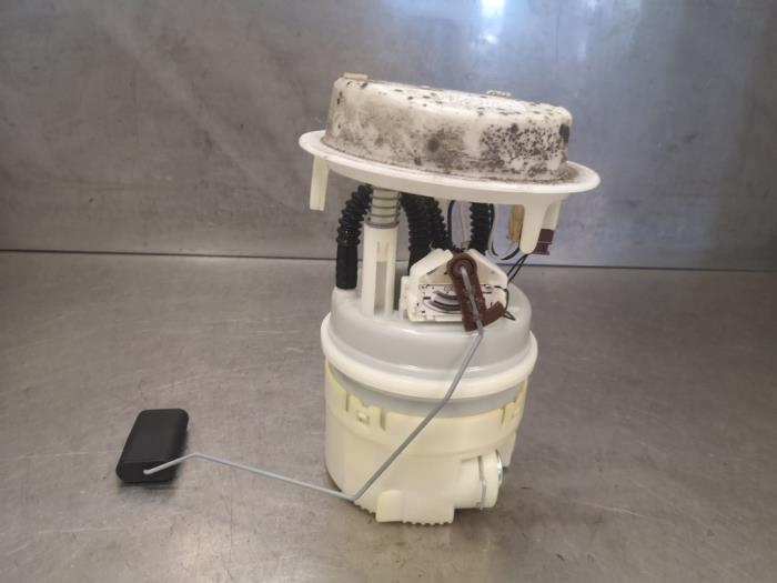 Gebrauchte Kraftstoffpumpe Elektrisch Peugeot 206+ (2L/M) 1.4 XS Preis auf Anfrage angeboten von Bongers Auto-Onderdelen Zeeland