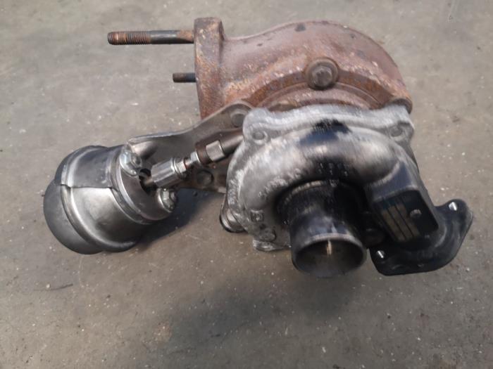 Używane Turbo Fiat Punto Grande Cena na żądanie oferowane przez Bongers Auto-Onderdelen Zeeland
