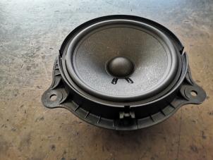 Used Speaker Renault Megane IV Estate (RFBK) 1.3 TCE 160 16V Price on request offered by Bongers Auto-Onderdelen Zeeland