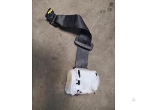 Used Rear seatbelt, centre Kia Rio Price on request offered by Bongers Auto-Onderdelen Zeeland