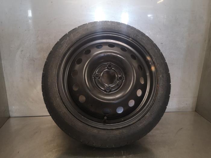 Space-saver spare wheel from a Nissan Note (E11) 1.6 16V 2006