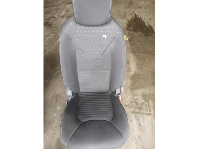 Set of upholstery (complete) from a Renault Clio 2017