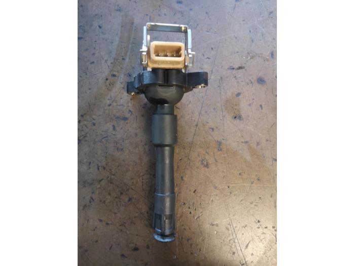 Ignition coil from a BMW 5 serie (E39) 523i 24V 1998