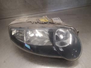 Used Headlight, right Alfa Romeo 147 Price on request offered by Bongers Auto-Onderdelen Zeeland