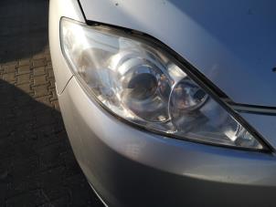Używane Reflektor prawy Mazda 5 (CR19) 2.0 CiDT 16V High Power Cena na żądanie oferowane przez Bongers Auto-Onderdelen Zeeland