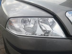 Used Headlight, right Skoda Octavia (1Z3) 1.9 TDI Price on request offered by Bongers Auto-Onderdelen Zeeland