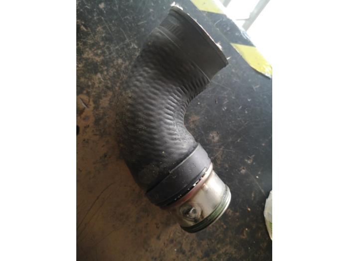 Gebrauchte Intercooler Schlauch Volkswagen Passat Variant (3C5) 2.0 TDI 16V 170 Preis auf Anfrage angeboten von Bongers Auto-Onderdelen Zeeland