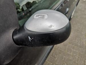 Used Wing mirror, left Peugeot 206 SW (2E/K) 2.0 HDi Price on request offered by Bongers Auto-Onderdelen Zeeland
