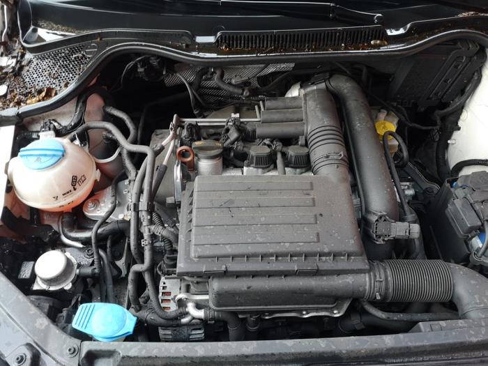 Motor van een Volkswagen Polo V (6R) 1.4 TSI 16V BlueGT 2013