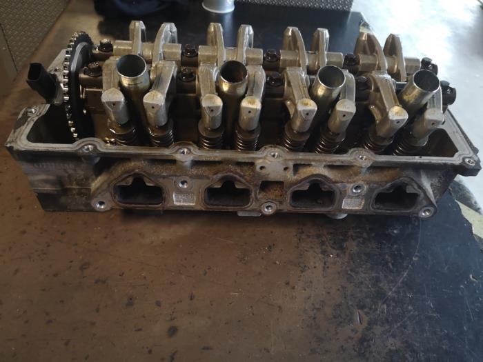 Cylinder head from a Mini ONE 2003