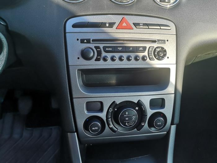 Heater control panel from a Peugeot 308 (4A/C) 1.6 HDi 2011