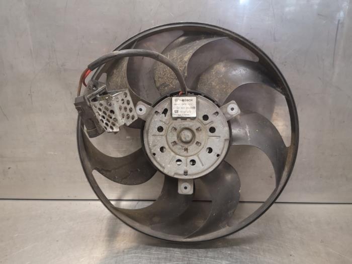 Cooling fans from a Opel Zafira (M75) 1.7 CDTi 16V 2012