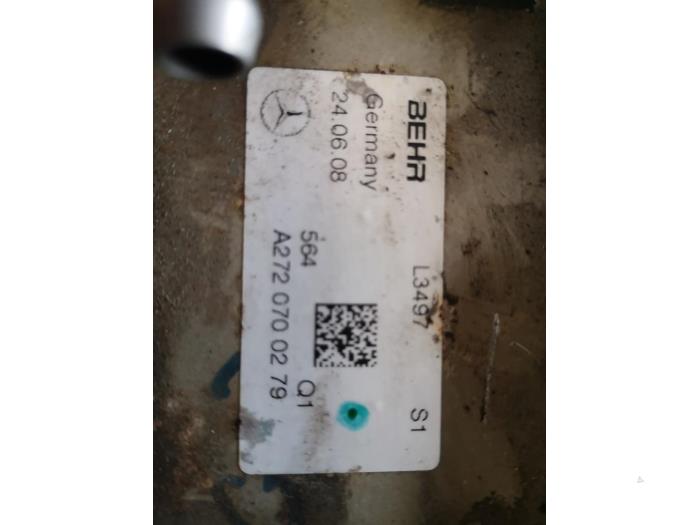 Kraftstoffkühler van een Mercedes-Benz E (R207) E-350 CGI V6 24V 2014