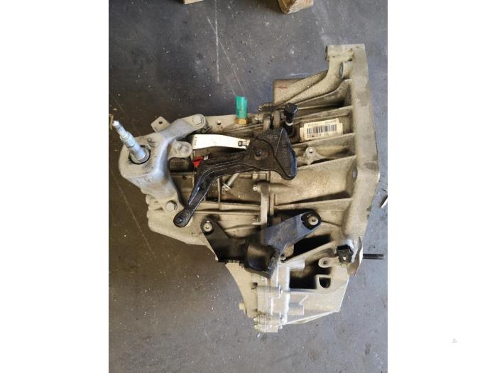 Gebrauchte Getriebe Renault Kadjar (RFEH) 1.3 TCE 140 FAP 16V Preis auf Anfrage angeboten von Bongers Auto-Onderdelen Zeeland
