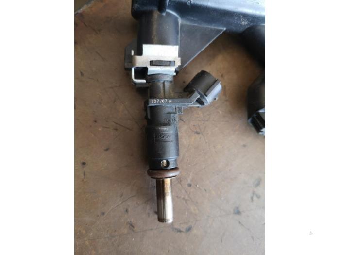 Injector (petrol injection) from a Peugeot 207 SW (WE/WU) 1.4 16V Vti 2008