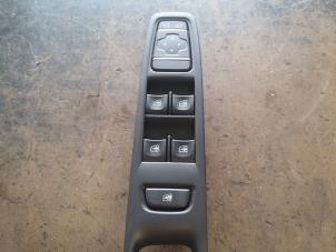 Used Electric window switch Renault Clio IV Estate/Grandtour (7R) 0.9 Energy TCE 12V Price on request offered by Bongers Auto-Onderdelen Zeeland