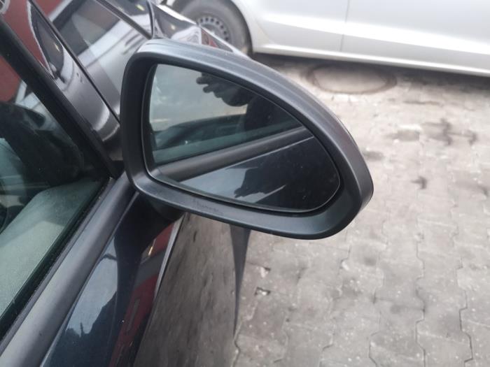 Außenspiegel rechts van een Opel Corsa D 1.2 ecoFLEX 2013
