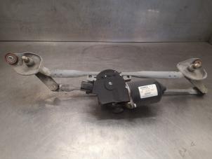 Used Wiper motor + mechanism Toyota Corolla Verso (R10/11) 2.2 D-4D 16V Cat Clean Power Price on request offered by Bongers Auto-Onderdelen Zeeland