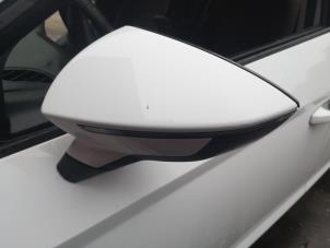 Used Wing mirror, left Seat Leon (5FB) 1.6 TDI Ecomotive 16V Price on request offered by Bongers Auto-Onderdelen Zeeland