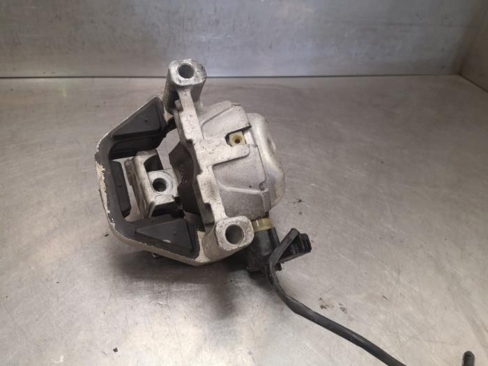 Used Engine mount Audi A6 Price on request offered by Bongers Auto-Onderdelen Zeeland