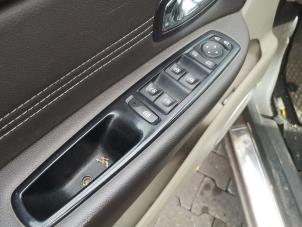 Gebrauchte Elektrisches Fenster Schalter Renault Scénic III (JZ) 2.0 dCi 16V Autom. Preis auf Anfrage angeboten von Bongers Auto-Onderdelen Zeeland