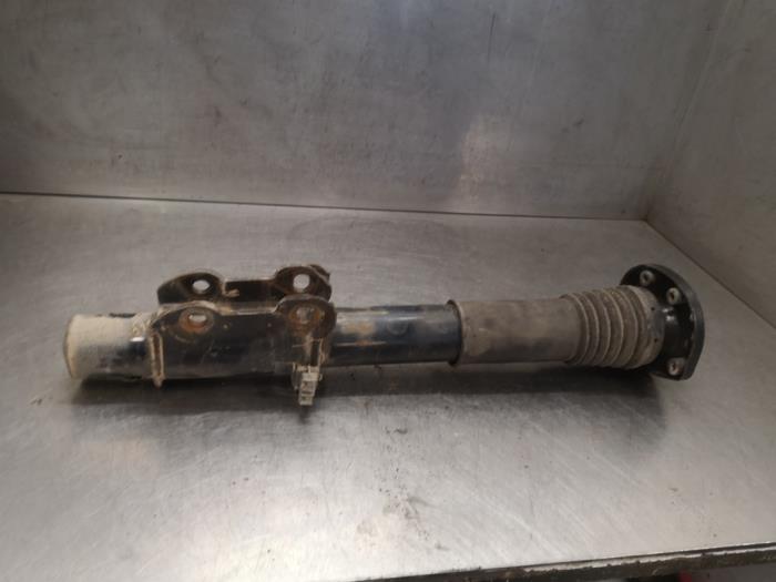 Fronts shock absorber, left from a Mercedes-Benz Sprinter 3,5t (906.63) 313 CDI 16V 2010