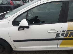 Used Door 4-door, front left Peugeot 207 SW (WE/WU) 1.6 HDi 16V Price on request offered by Bongers Auto-Onderdelen Zeeland