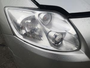 Used Headlight, right Toyota Auris (E15) 1.4 D-4D-F 16V Van Price on request offered by Bongers Auto-Onderdelen Zeeland