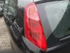 Feu arrière gauche d'un Fiat Grande Punto (199), 2005 1.3 JTD Multijet 16V 85 Actual, Berline avec hayon arrière, Diesel, 1.248cc, 62kW (84pk), FWD, 199B4000, 2010-04, 199AXY; BXY 2011