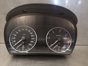 Used Odometer KM BMW 3 serie (E90) 320d 16V Price on request offered by Bongers Auto-Onderdelen Zeeland