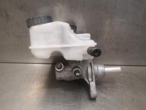 Used Master cylinder Renault Twingo Price on request offered by Bongers Auto-Onderdelen Zeeland