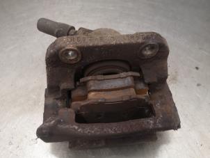 Used Front brake calliper, left Renault Clio II (BB/CB) 1.2 Price on request offered by Bongers Auto-Onderdelen Zeeland