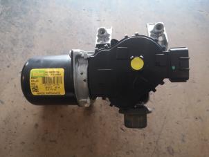 Used Front wiper motor Renault Clio IV (5R) Price on request offered by Bongers Auto-Onderdelen Zeeland
