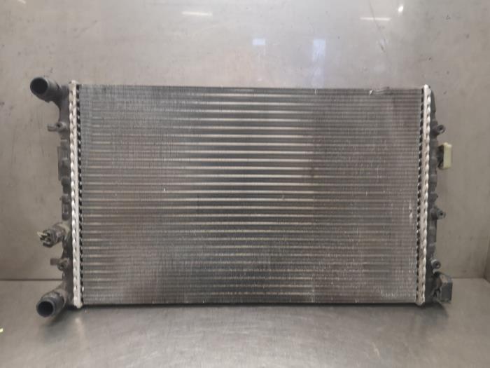 Usagé Radiateur Volkswagen Polo IV (9N1/2/3) 1.4 TDI 70 Prix sur demande proposé par Bongers Auto-Onderdelen Zeeland