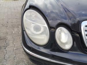 Used Headlight, right Mercedes E (W211) 2.2 E-220 CDI 16V Price on request offered by Bongers Auto-Onderdelen Zeeland